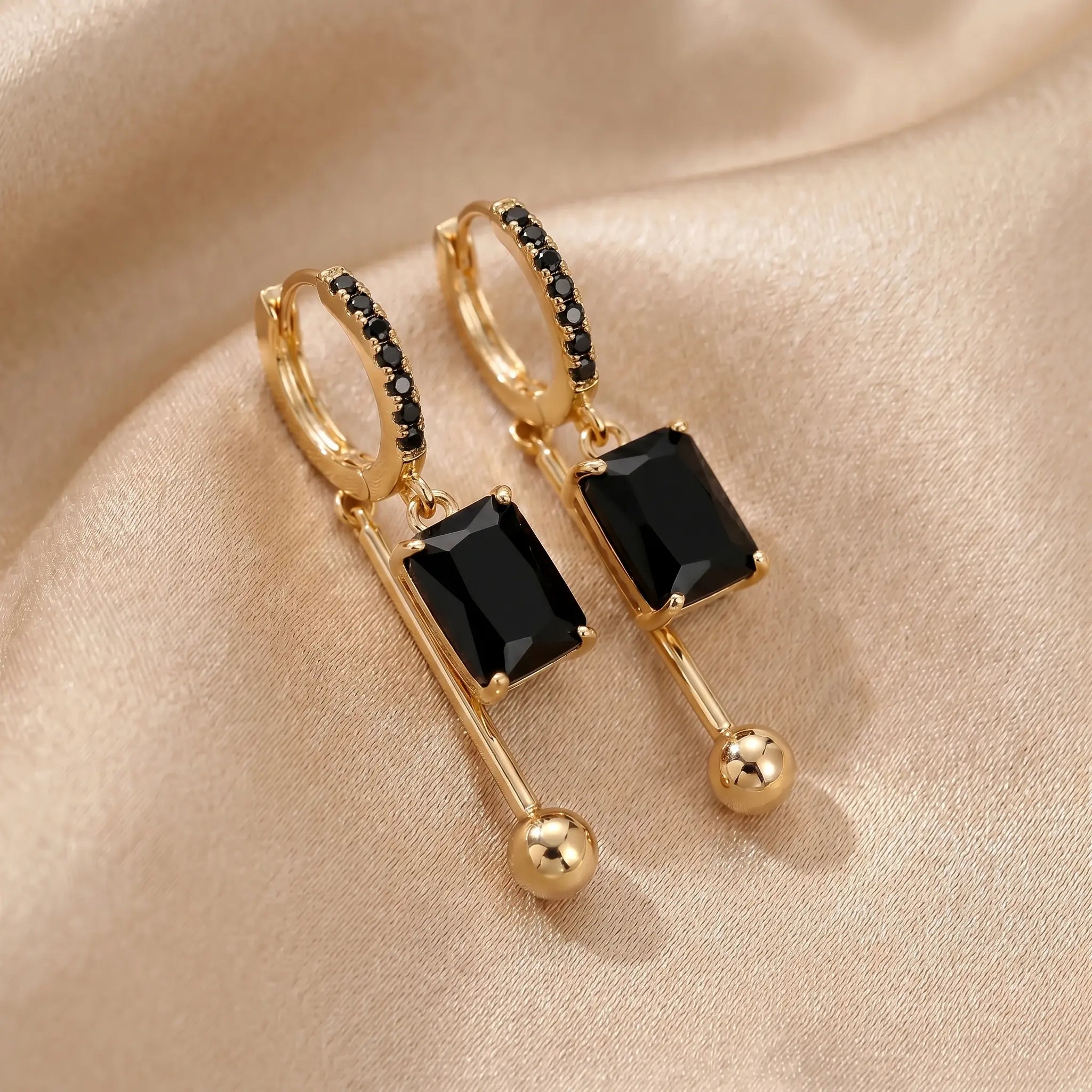 The Viral 'Zero-Weight' 14K Brilliance: Illuminate Your Complexion with Million-Dollar Radiance—Exclusively For Sensitive Ears & Guaranteed No Earlobe Sag | Last Day Sale-90% OFF🔥