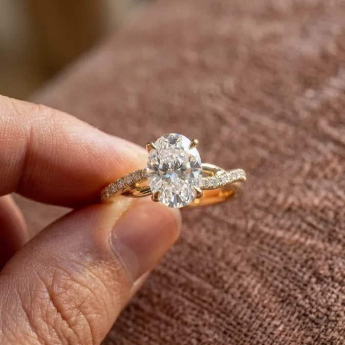Graceful  Oval Cut Ring with Intertwined Pave Band – Smooth Knuckle-Glide & 360° Sparkle--Last Day Sale-90% OFF🔥