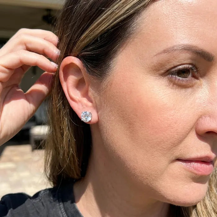 2-in-1 LED Light-Up Earrings – Day Classic Diamond Studs, Night Glowing Party Sparkle--Last Day Sale-90% OFF🔥